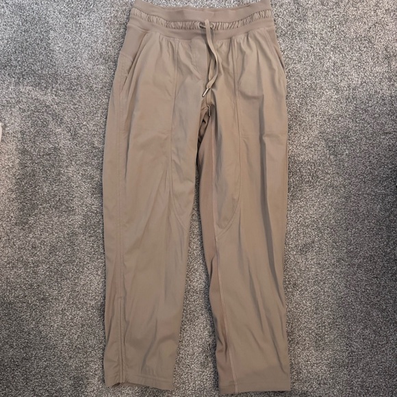 Lululemon Dance studio cropped pant size 4 - Picture 4 of 5